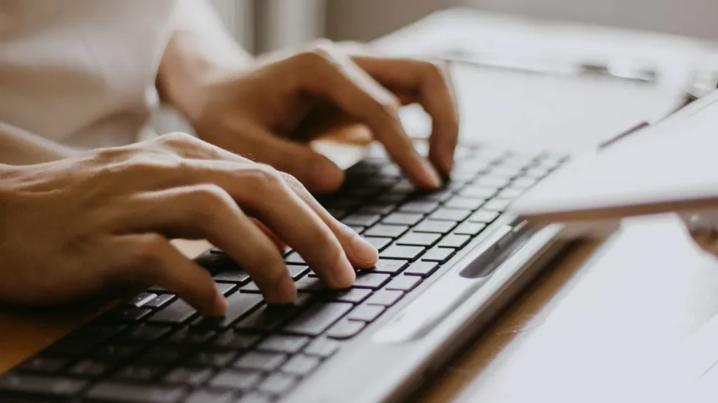 Como os Eu Capacito Cursos Gratuitos transformam vidas através da educação acessível